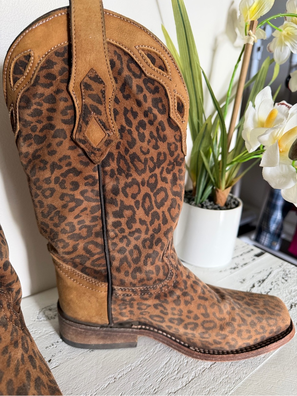 Corral Leopard Print Western Heeled Boots for Women - Picture 4 of 11